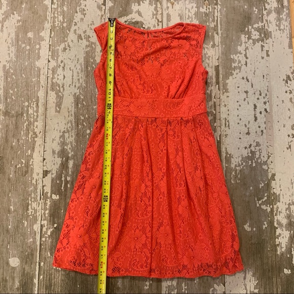 Coral lace dress - Picture 8 of 12